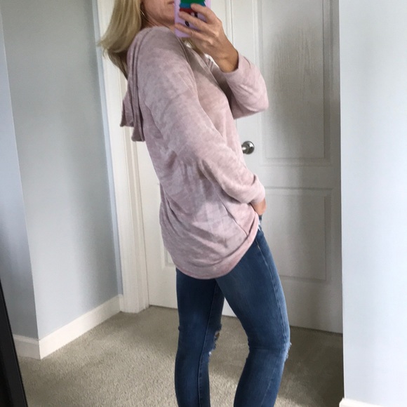 🌻1 MED LEFT🌻Blush Color Hooded Tunic Top - Picture 3 of 8